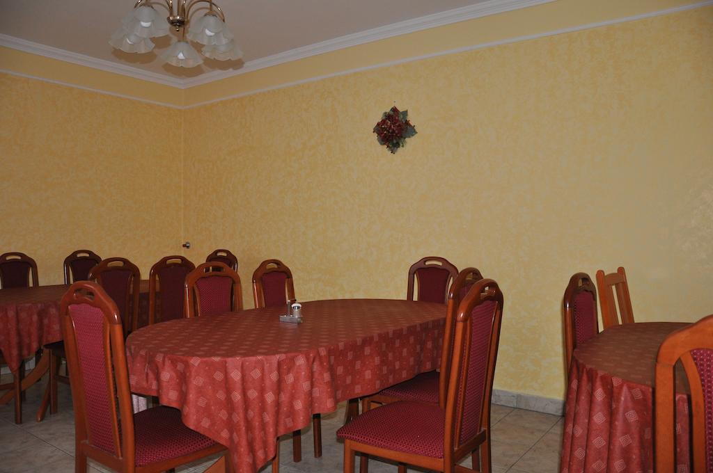 Hotel Jázmin Panzió Hajdúszoboszló Esterno foto